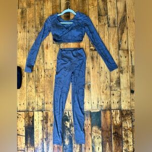 Grey swirled 2 piece workout set with REVERS-ABLE cropped long sleeve